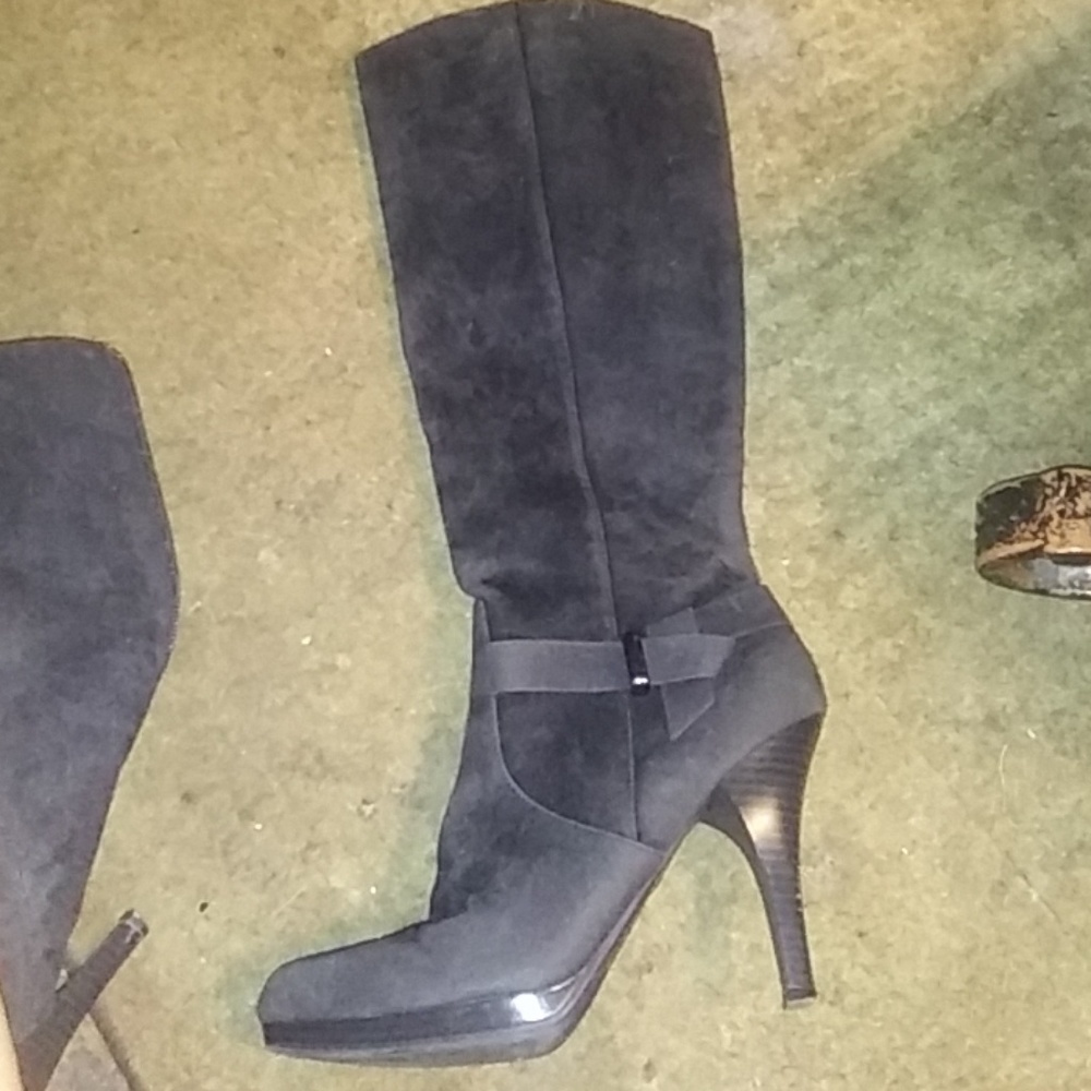Heeled boots